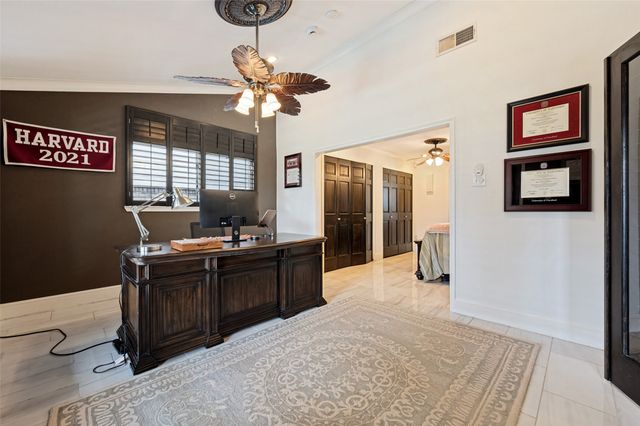 10209 Regal Oaks Drive 211, Dallas, TX 75230