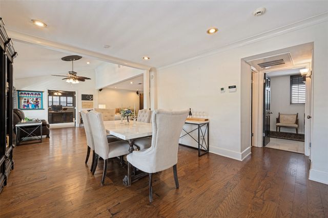 10209 Regal Oaks Drive 211, Dallas, TX 75230