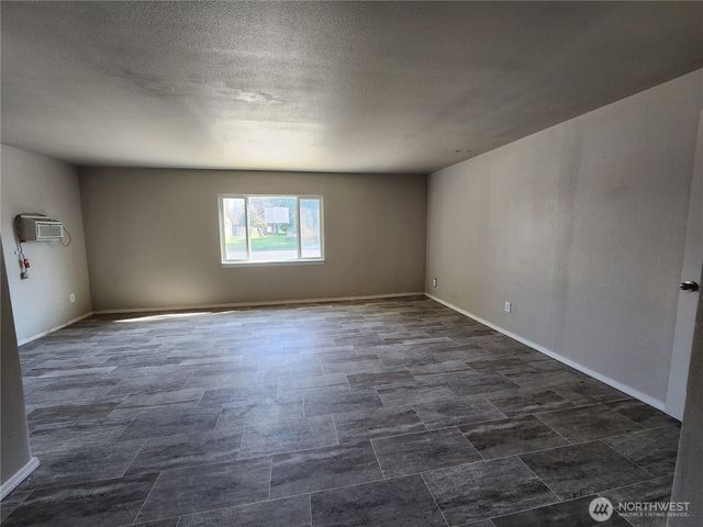 1070 S 4th Avenue, Othello, WA 99344