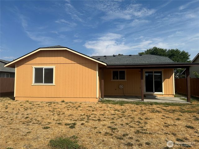 1070 S 4th Avenue, Othello, WA 99344