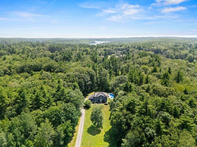 55 Page Lane, Hampstead, NH 03841