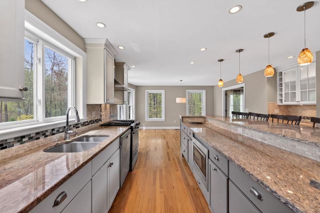 55 Page Lane, Hampstead, NH 03841