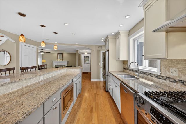 55 Page Lane, Hampstead, NH 03841