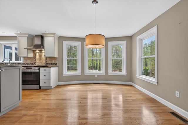 55 Page Lane, Hampstead, NH 03841