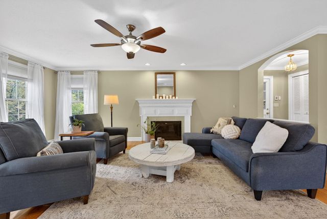 55 Page Lane, Hampstead, NH 03841