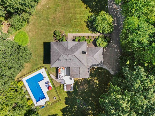 55 Page Lane, Hampstead, NH 03841