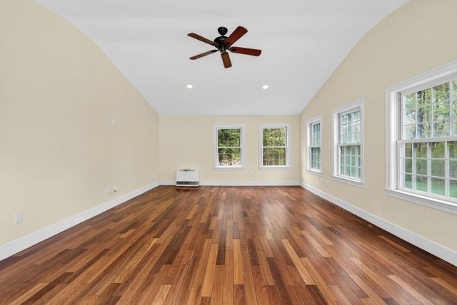 55 Page Lane, Hampstead, NH 03841