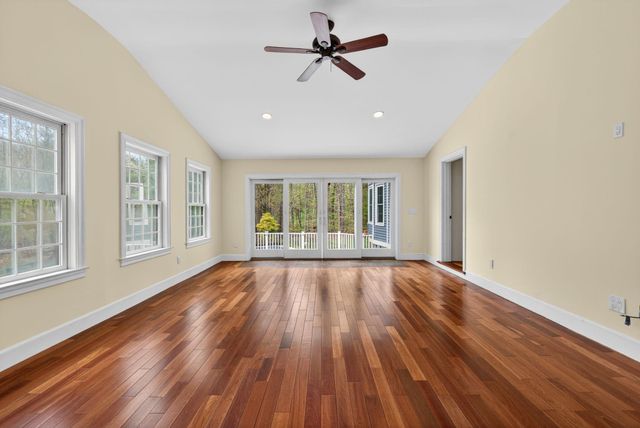 55 Page Lane, Hampstead, NH 03841