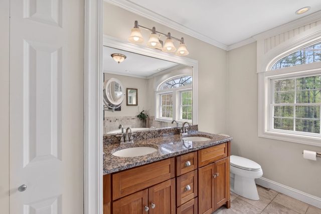 55 Page Lane, Hampstead, NH 03841