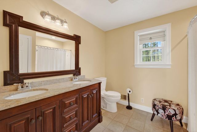 55 Page Lane, Hampstead, NH 03841