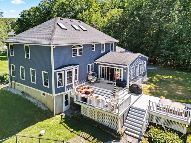 55 Page Lane, Hampstead, NH 03841