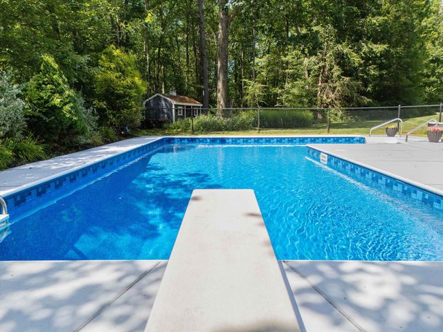 55 Page Lane, Hampstead, NH 03841