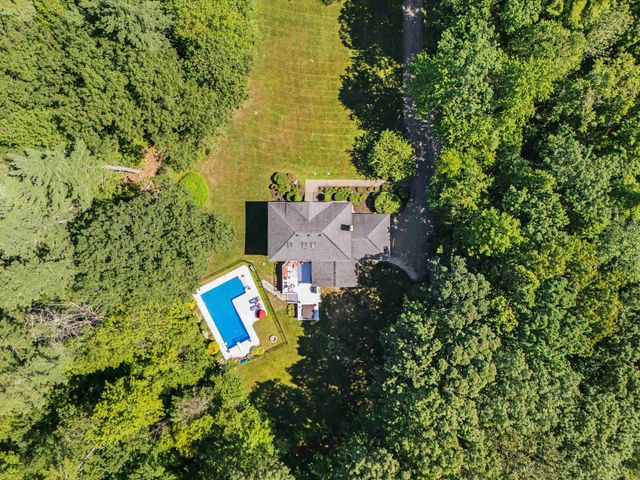 55 Page Lane, Hampstead, NH 03841