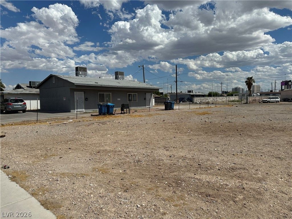 315 West Monroe Avenue, Las Vegas, NV 89106 — photo 4