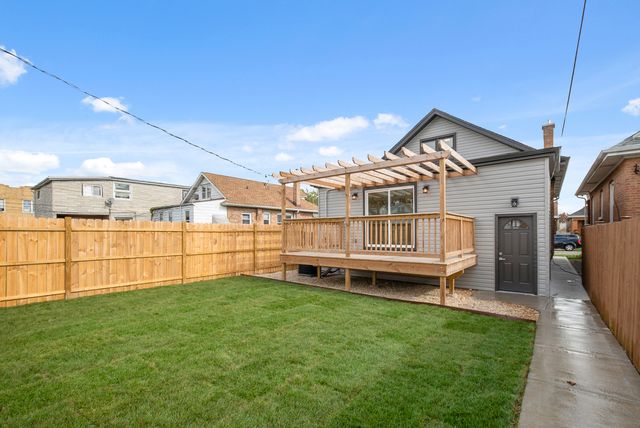 2848 N Mobile Avenue, Chicago, IL 60634