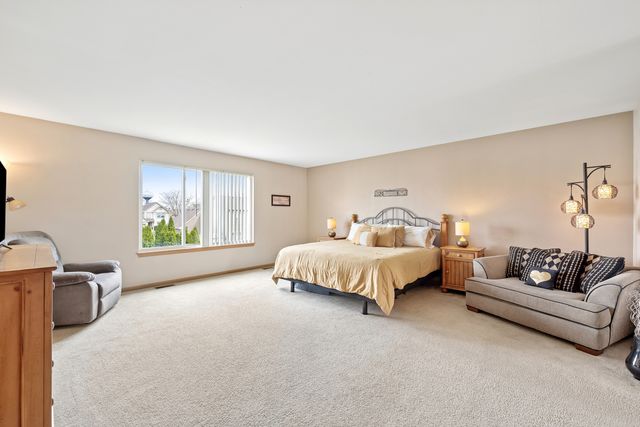 10356 Longfield Drive, Huntley, IL 60142