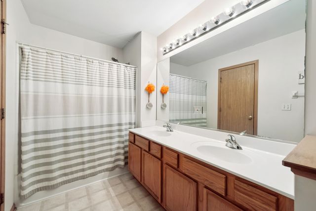 10356 Longfield Drive, Huntley, IL 60142