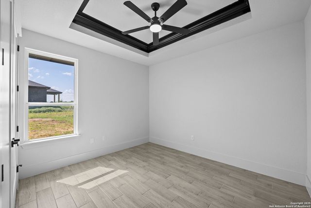 113 Hidden Cove, Floresville, TX 78114