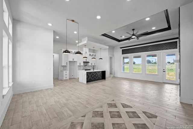 113 Hidden Cove, Floresville, TX 78114
