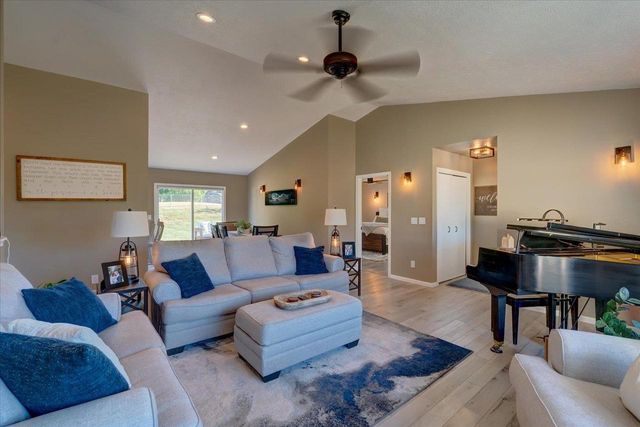 652 E Countryside Drive, Evansville, WI 53536