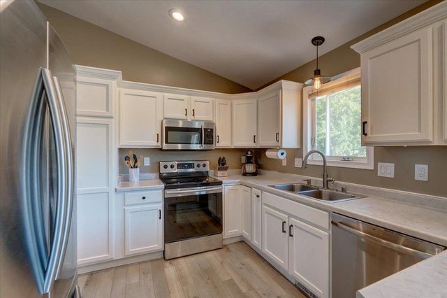 652 E Countryside Drive, Evansville, WI 53536