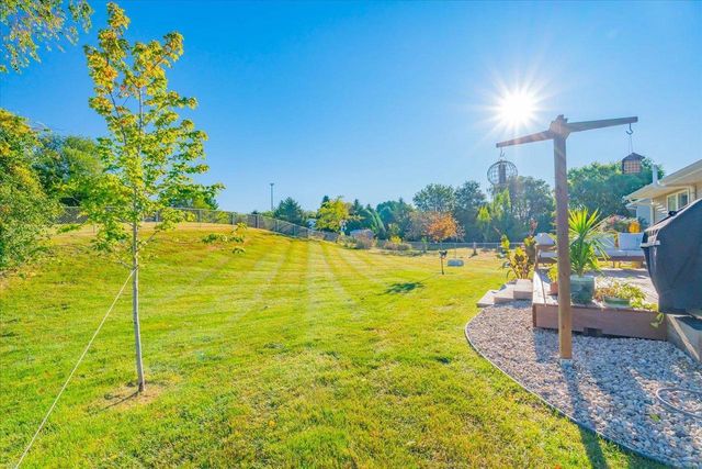 652 E Countryside Drive, Evansville, WI 53536