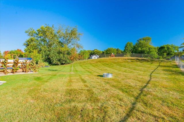 652 E Countryside Drive, Evansville, WI 53536