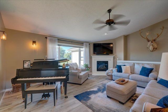 652 E Countryside Drive, Evansville, WI 53536