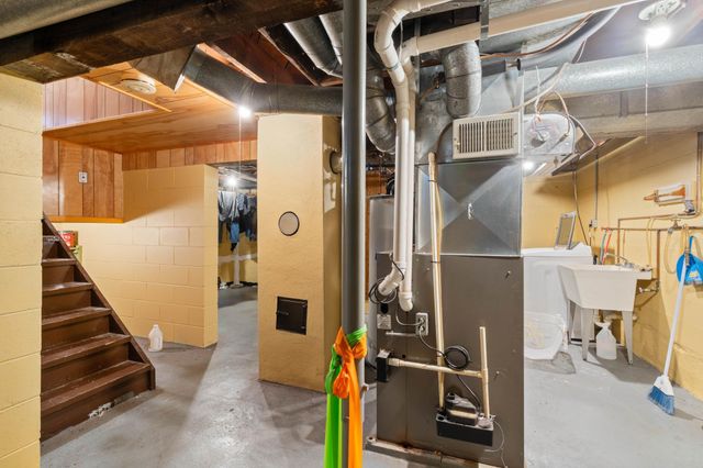 1702 N 60th Street, Superior, WI 54880