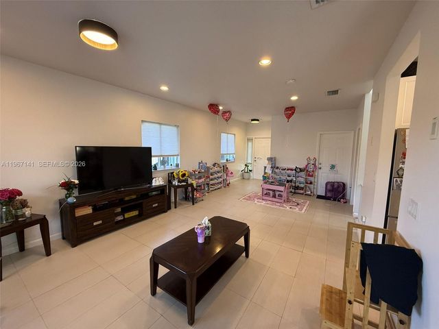 396 NE 33rd Ter, Homestead, FL 33033