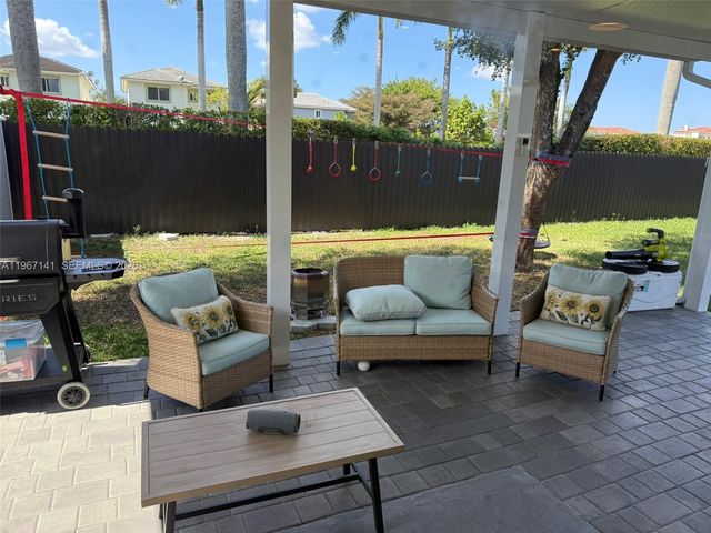 396 NE 33rd Ter, Homestead, FL 33033