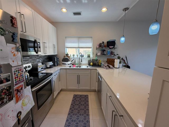 396 NE 33rd Ter, Homestead, FL 33033