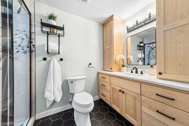 1718 E 60TH Ave, Spokane, WA 99223