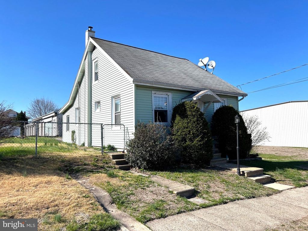 237 S FRANKLIN ST, Boyertown, PA 19512