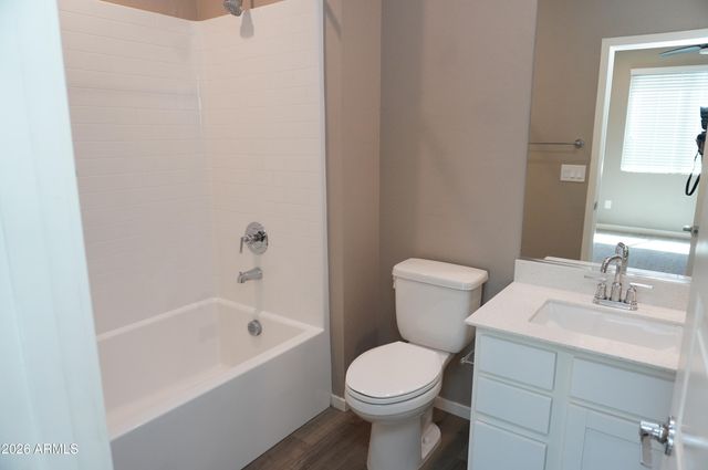 1885 E FRYE Road 102, Gilbert, AZ 85295