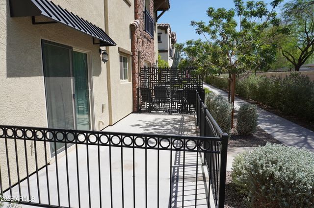 1885 E FRYE Road 102, Gilbert, AZ 85295