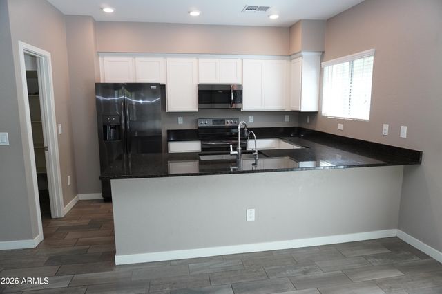 1885 E FRYE Road 102, Gilbert, AZ 85295