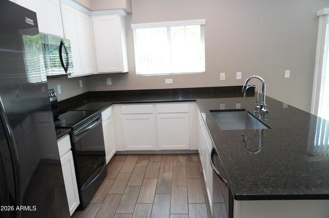 1885 E FRYE Road 102, Gilbert, AZ 85295