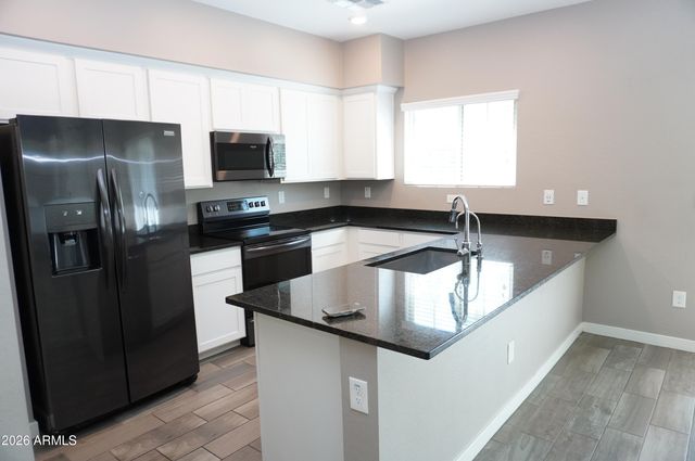 1885 E FRYE Road 102, Gilbert, AZ 85295