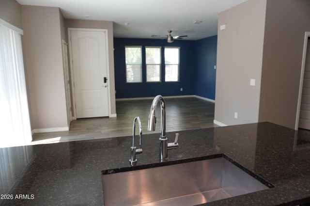 1885 E FRYE Road 102, Gilbert, AZ 85295