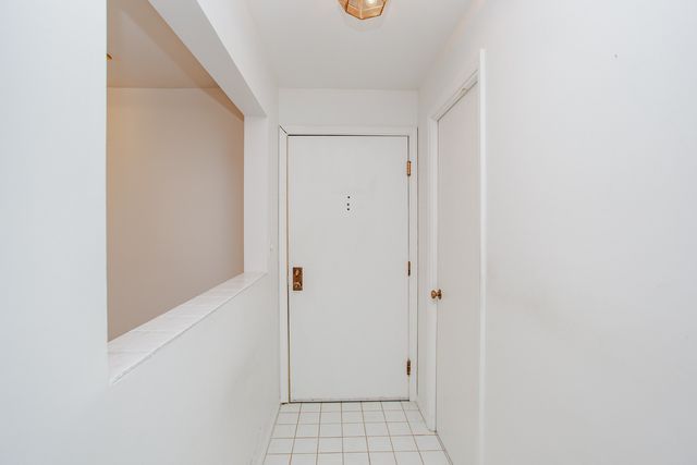 1525 Sander Court 108, Wheeling, IL 60090