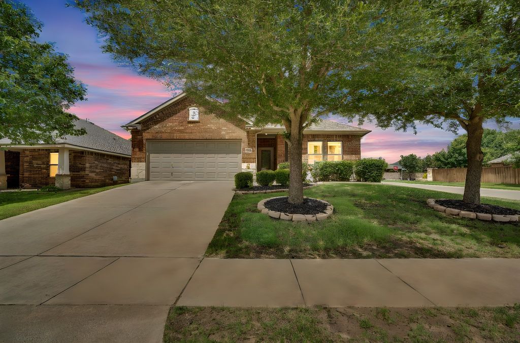 149 Valley Ranch Drive, Waxahachie, TX 75165