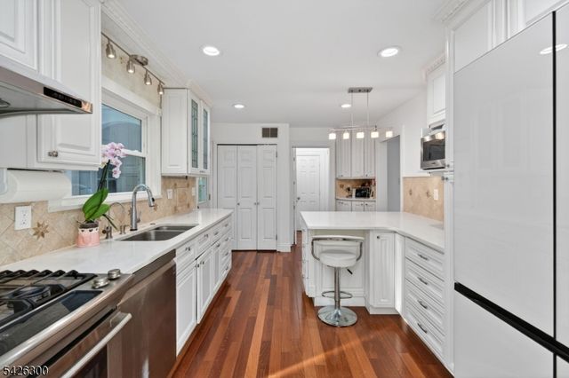 85 Whitney Rd, Millburn Twp., NJ 07078