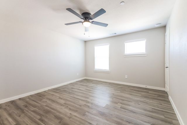 310 Niki Drive, Lewisville, TX 75057