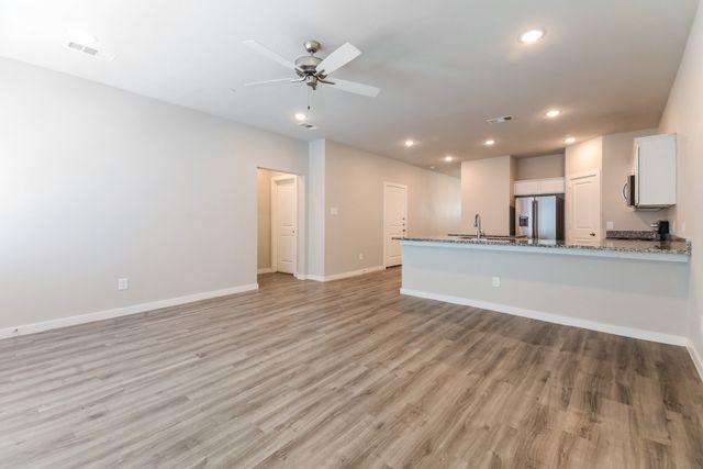 310 Niki Drive, Lewisville, TX 75057