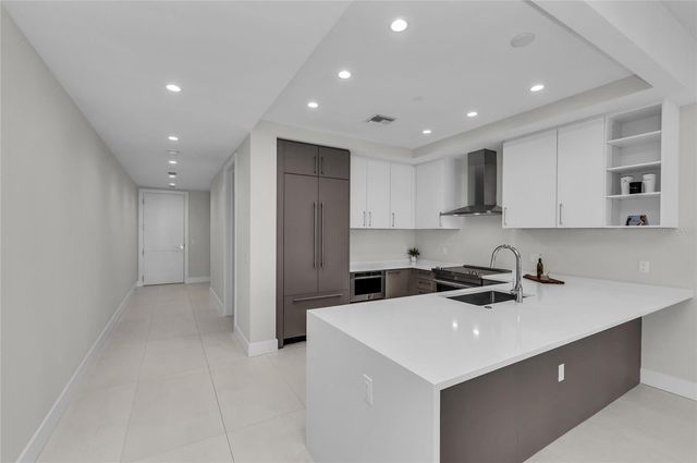 275 1ST AVENUE S 2204, St Petersburg, FL 33701