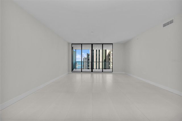 275 1ST AVENUE S 2204, St Petersburg, FL 33701