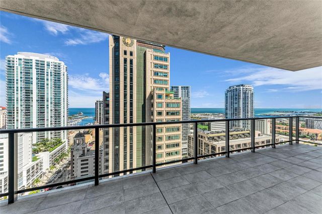 275 1ST AVENUE S 2204, St Petersburg, FL 33701