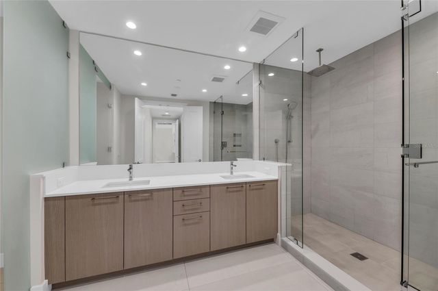 275 1ST AVENUE S 2204, St Petersburg, FL 33701