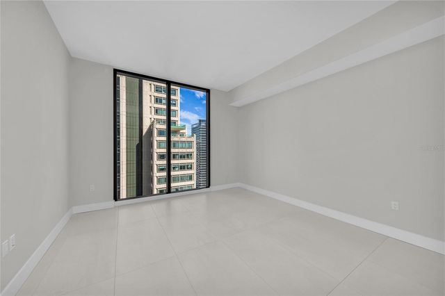 275 1ST AVENUE S 2204, St Petersburg, FL 33701